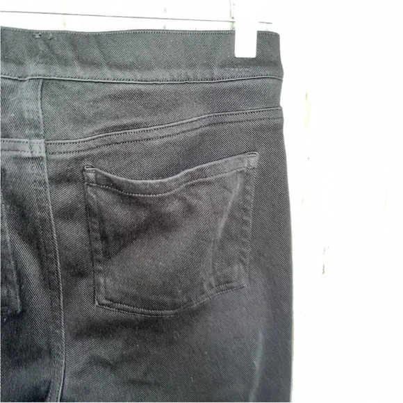 Spanx Black Faux Jeans With Back Pockets - Picture 4 of 5